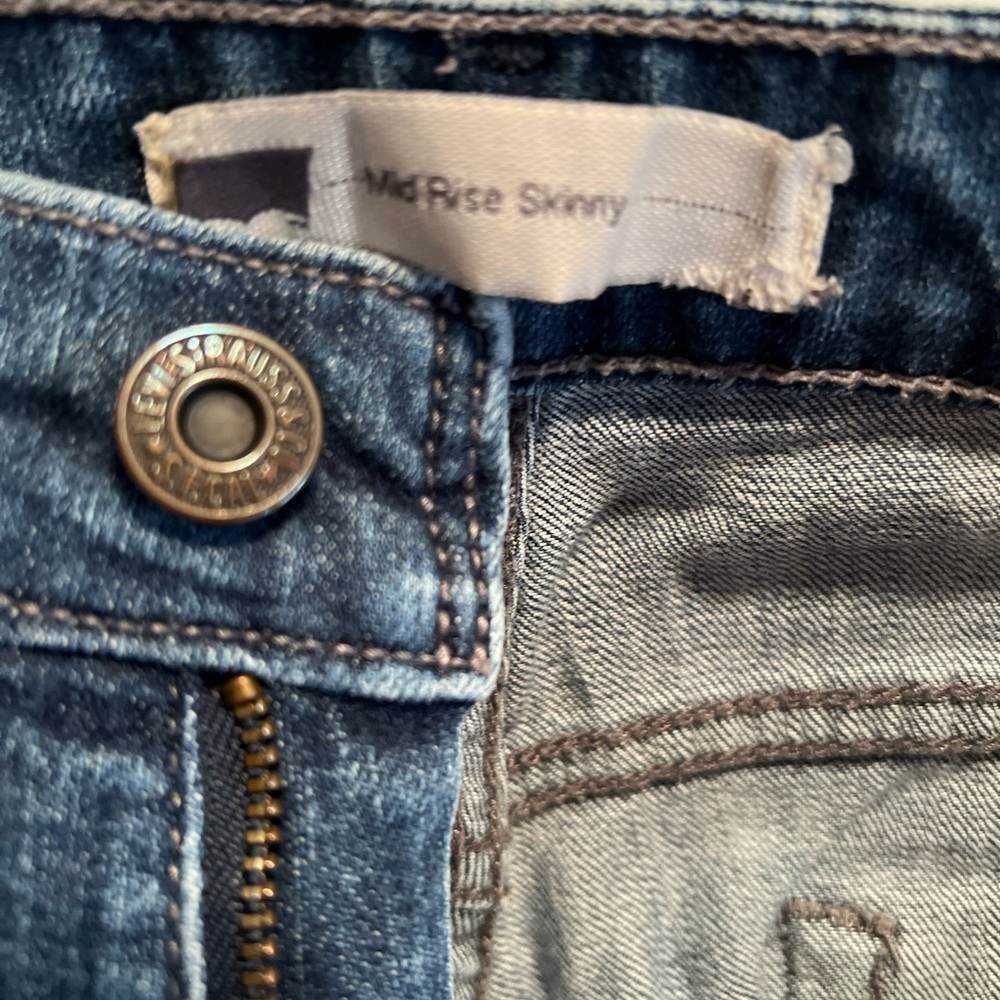 Levi’s red label jeans. Mid rise skinny jeans. Size 16. - Picture 4 of 6